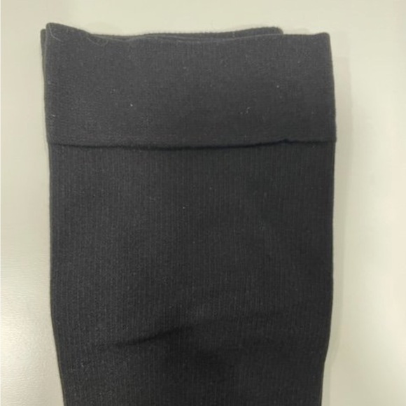 Sigvaris Women's Knee High Black 20-30mmHg Compression Socks. Two pairs.Size LS - Picture 6 of 9